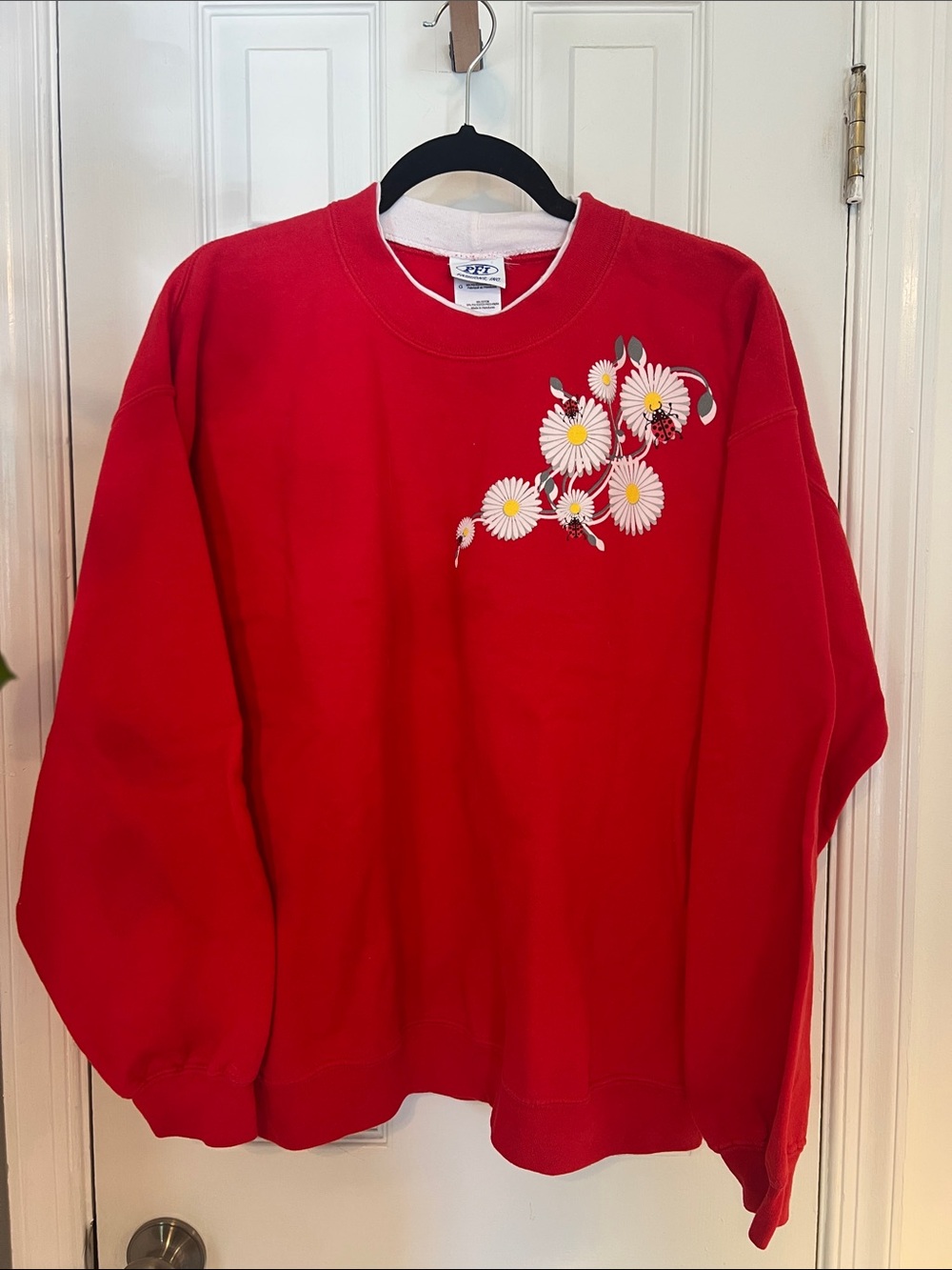 Vintage-Style Red Daisy Sweatshirt